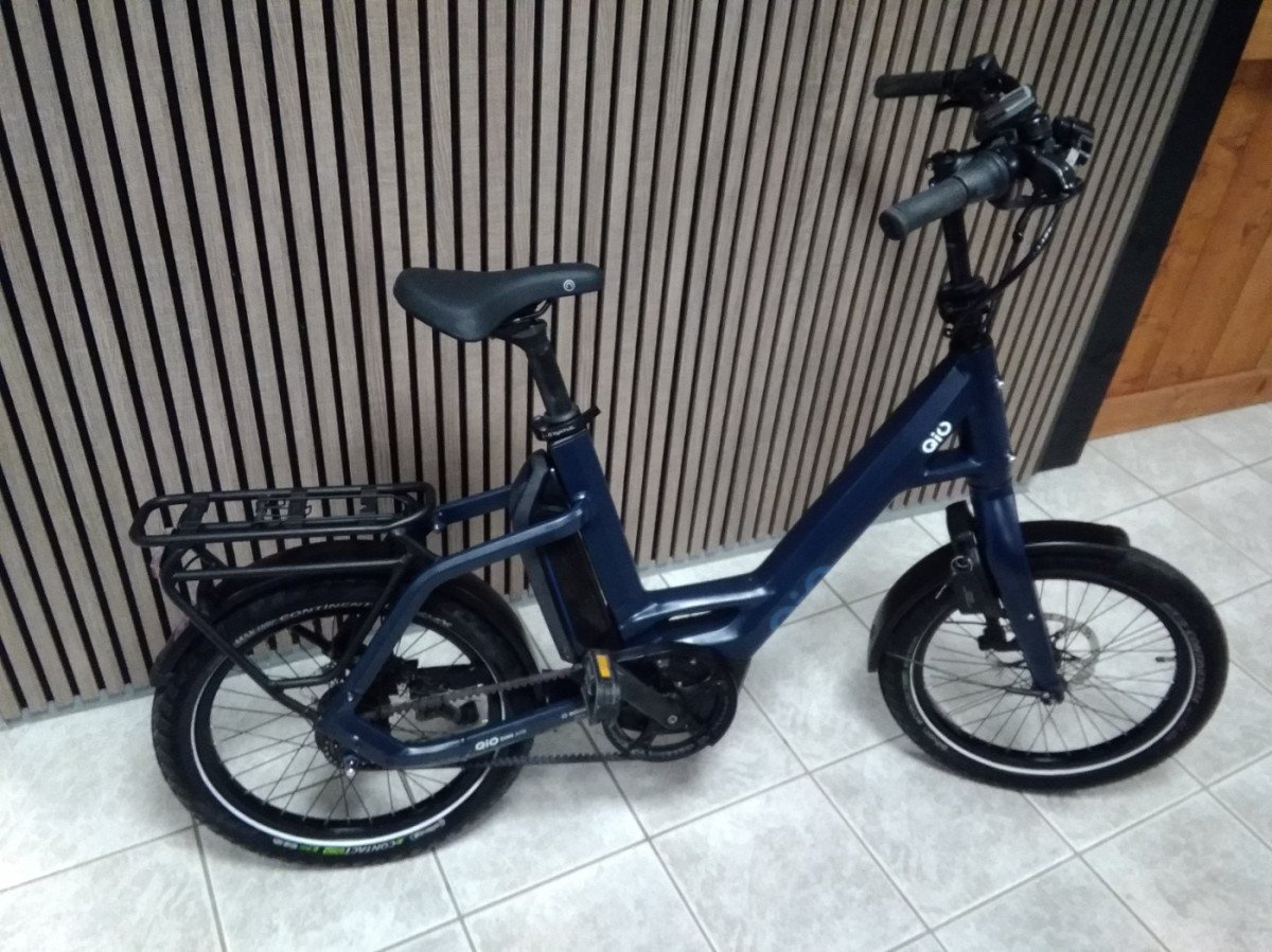Foto van Qio AP-8R Beryl Blue Matt via Vonk Tweewielers